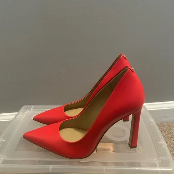 NWOT Michael Kors Amara pumps - Picture 3 of 8